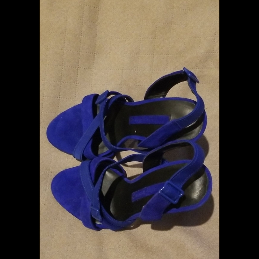🆕️ LISTING! ZARA VELVET STRAP HEELS - Picture 6 of 11